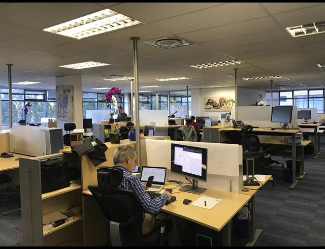 876M² OFFICE TO LET IN PLATTEKLOOF